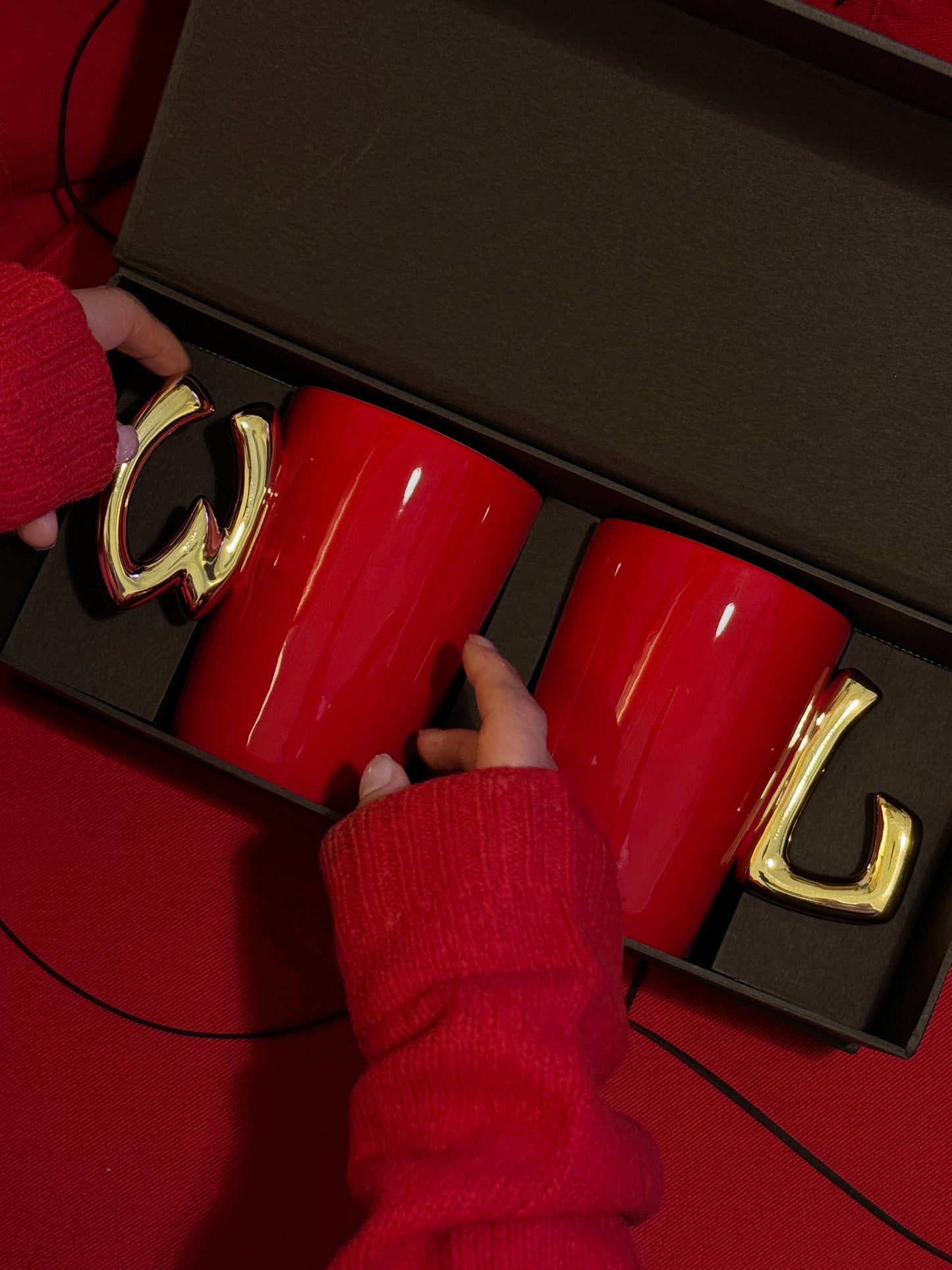Stan&Co 15 OZ LETTER COUPLE MUG 1.0 LUSTER RED|CERAMIC